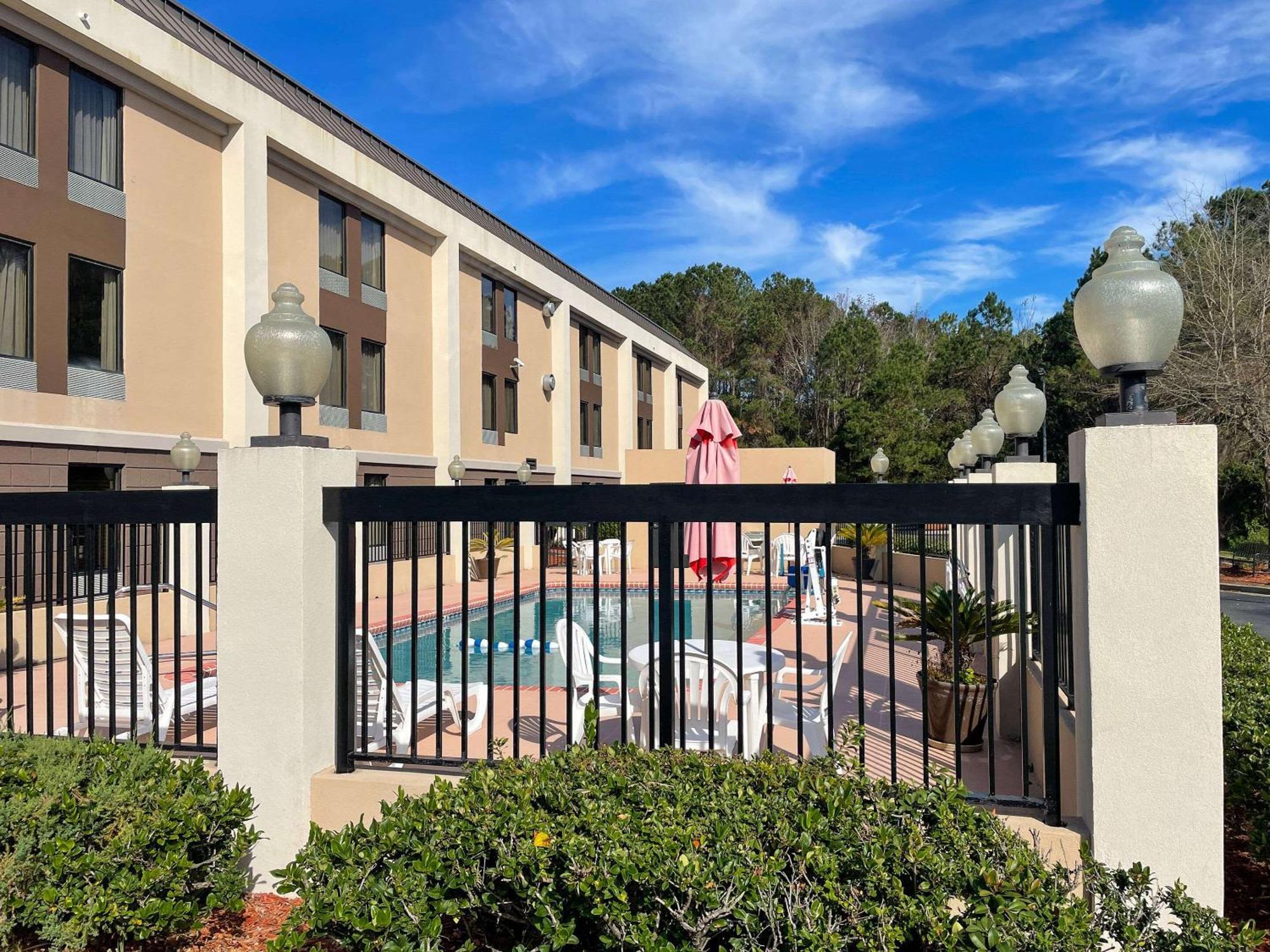 Comfort Inn Darien - North Brunswick Exterior photo