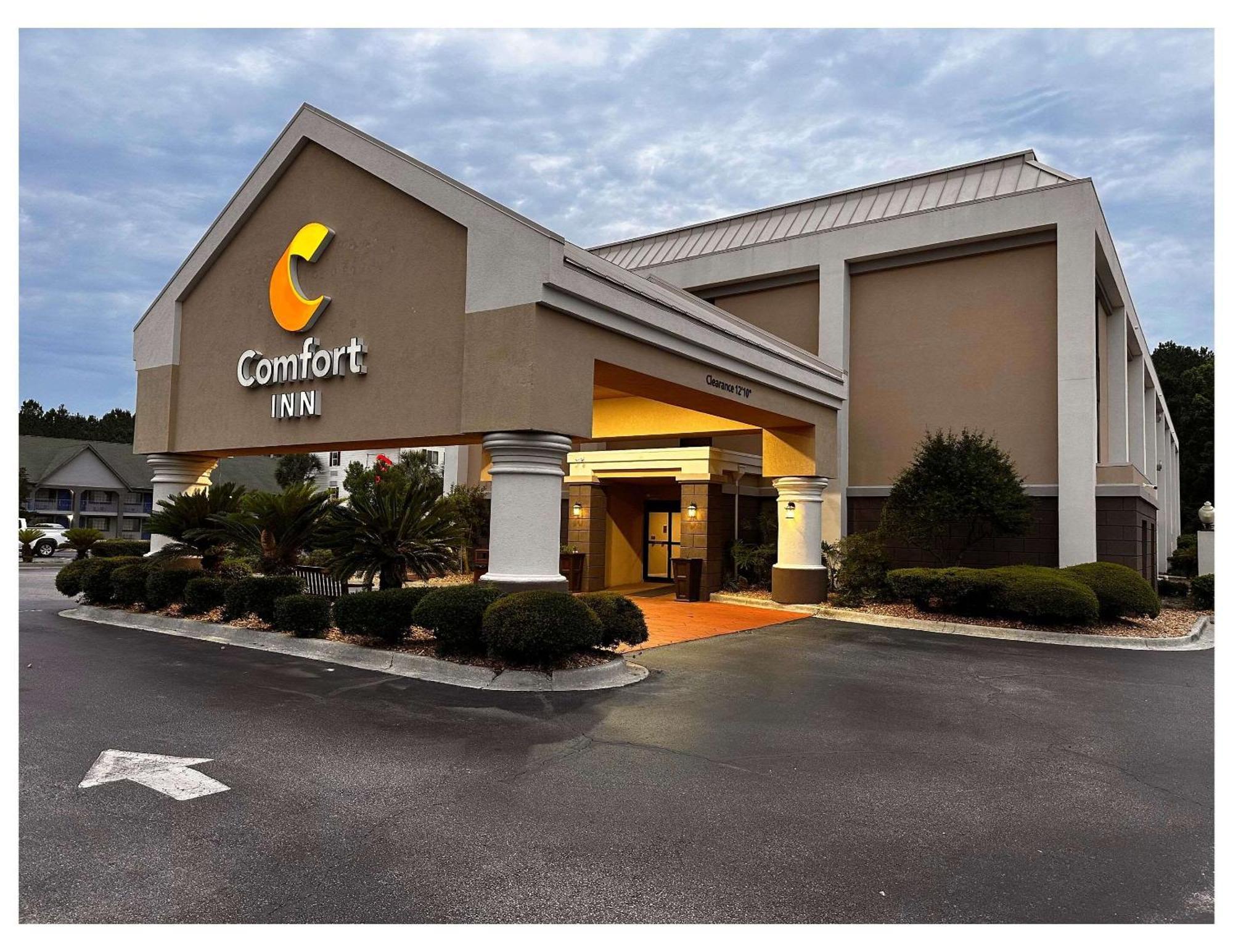 Comfort Inn Darien - North Brunswick Exterior photo